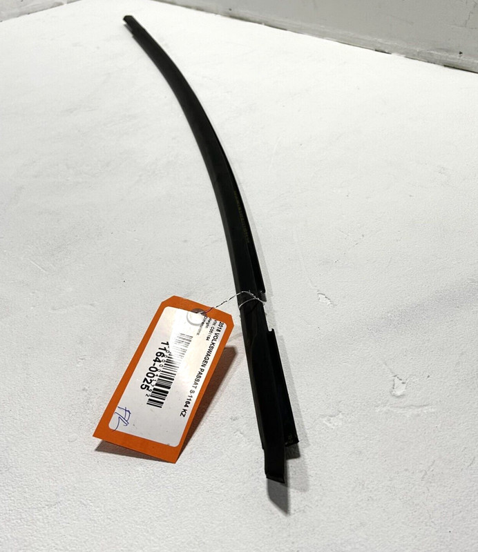 12-2018 VOLKSWAGEN PASSAT S FRONT LEFT SIDE DOOR CHROME WINDOW UPPER MOLDING OEM