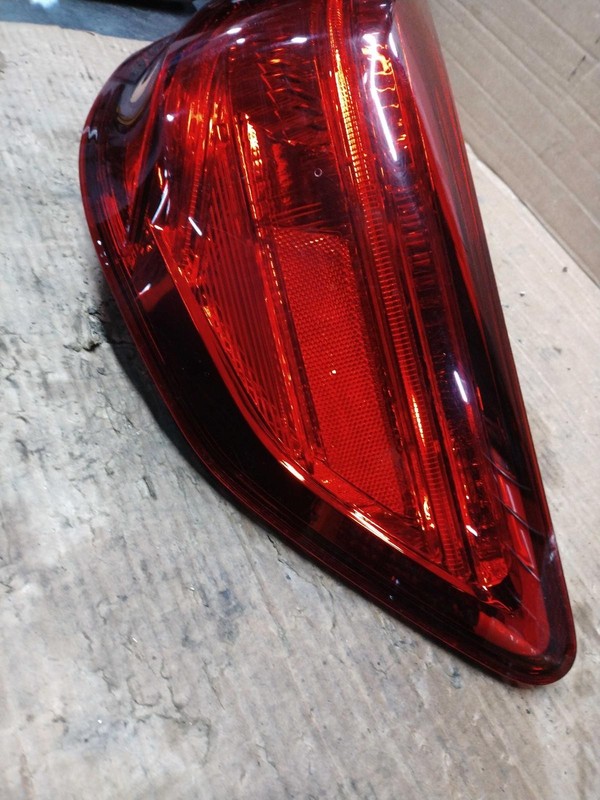 2018 Acura MDX Right Tail Light Assembly Silver OEM Used 344344 101K Miles