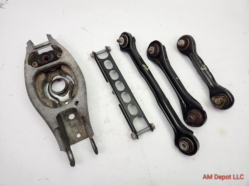 2009 BMW 135i 128i 335i E82 E88 E90 Rear Right Suspension Control Arm Set