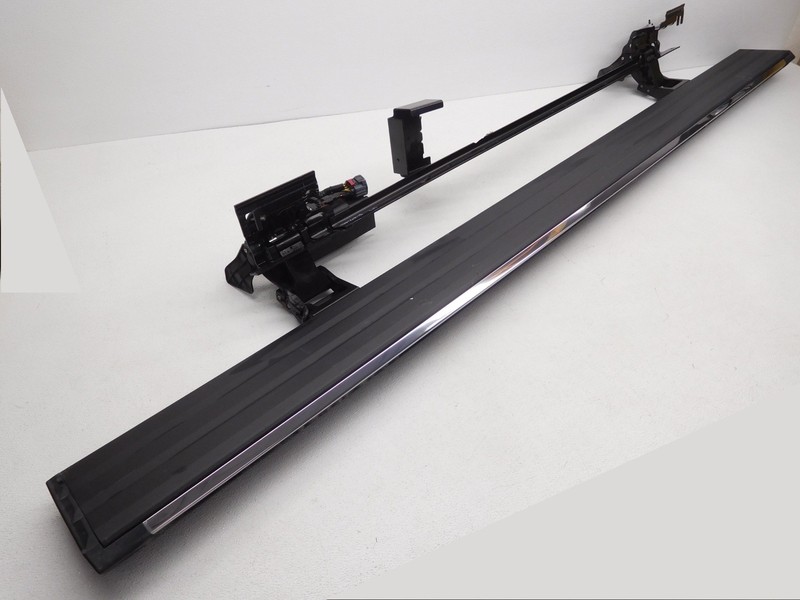 OEM Cadillac Escalade ESV Left Driver Power Running Board 23296346 Scratches
