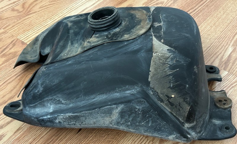 2000 2001 Yamaha Fuel Gas Tank Bear Tracker YFM250 YFM 250 ATV Beartracker OEM