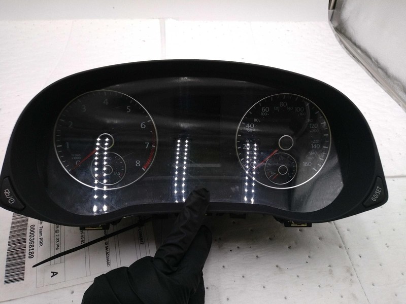 2015 Volkswagen Passat Speedometer Gauge OEM 561920960D White 87K Miles