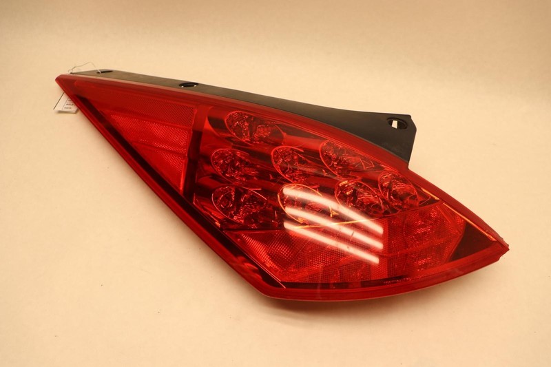 2005 NISSAN 350Z REAR LEFT DRIVER QUARTER PANEL MOUNT TAIL LIGHT LAMP OEM