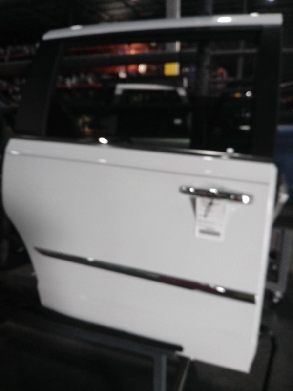 2015 Chrysler Town & Country Right Rear Door White OEM 622002 126K Miles
