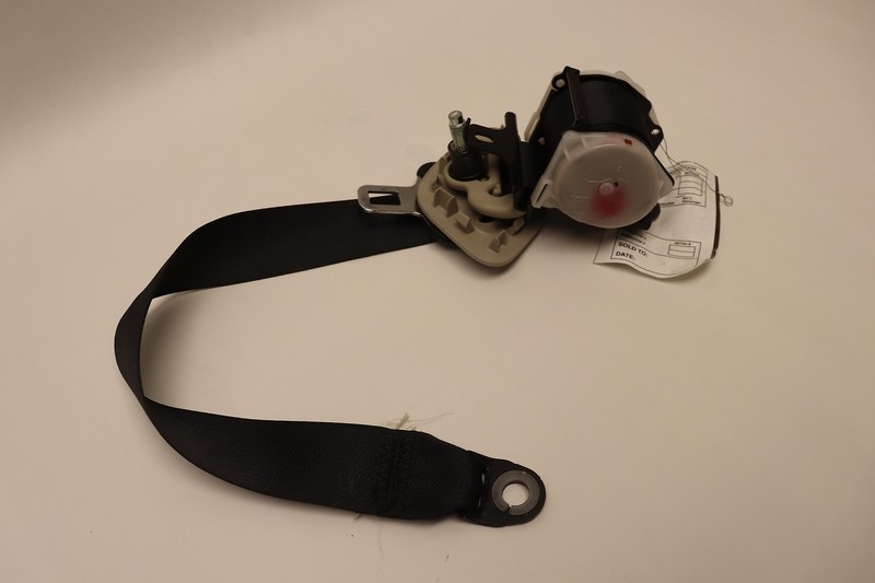 2011-2013 INFINITI QX56 REAR 3RD ROW RIGHT PASSENGER SIDE SEAT BELT OEM