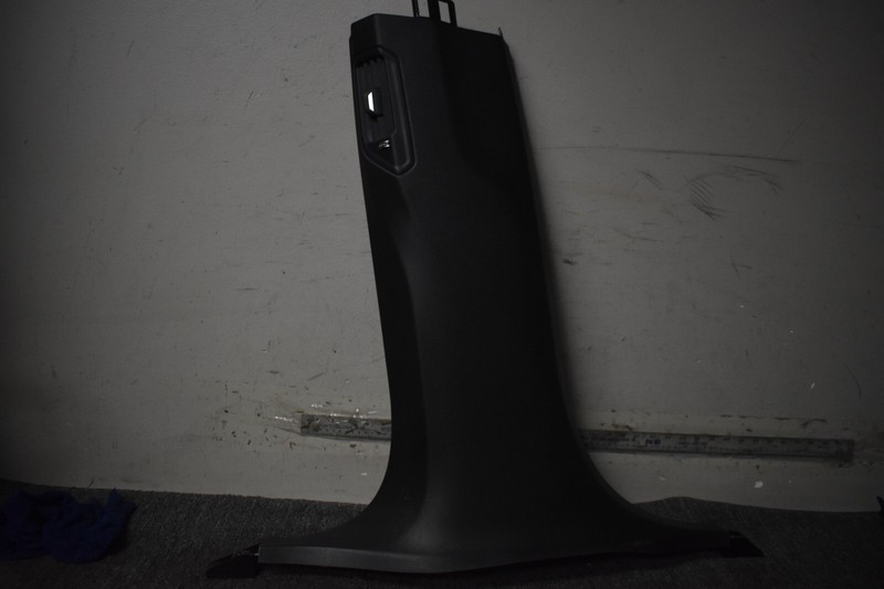 2016-2019 BMW X6 LEFT SIDE B PILLAR FACTORY OEM