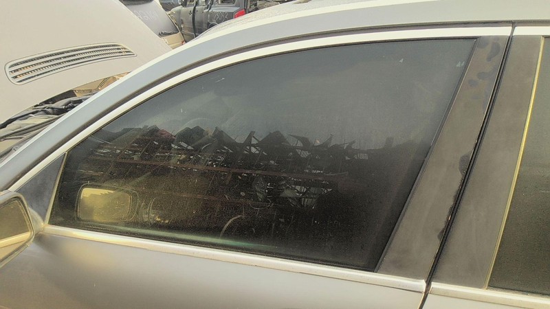 Front Door Glass/window BMW 745Li Left 02 03 04 05
