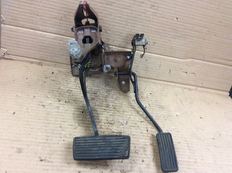 90 91 CRX Civic DX AT Brake Accelerator Pedal Bracket Assembly Used OEM