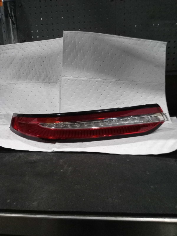 2020 Lincoln Corsair Left Tail Light Assembly Blue OEM 700244 49k Miles
