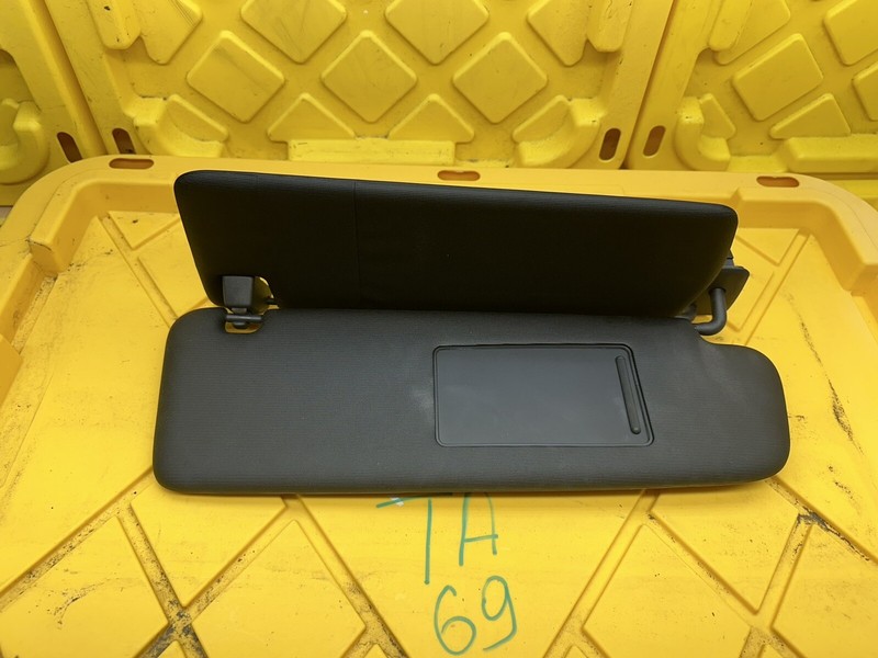 2011-2018 PORSCHE CAYENNE PASSENGER SIDE SIDE UPPER OVERHEAD ROOF SUN VISOR OEM