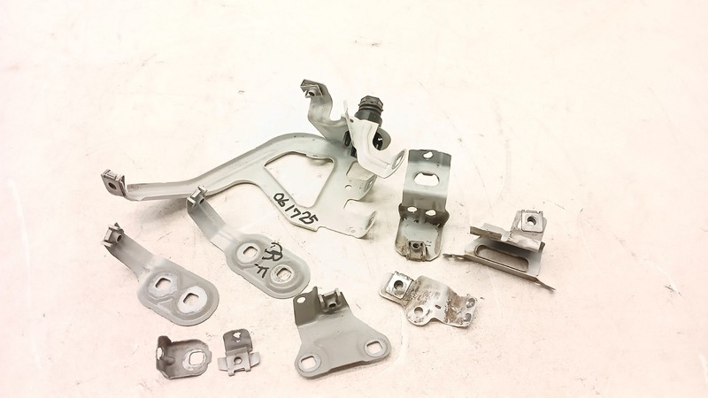 11-16 BMW F10 535i 550i FENDER WING HOLDER BRACKET SET FRONT RIGHT OEM 061725