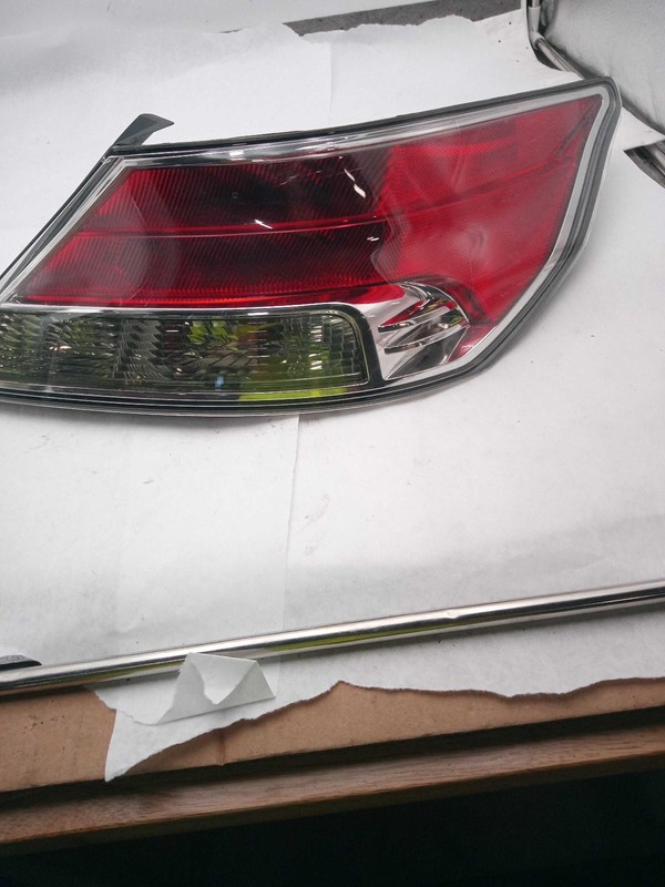 2014 Acura TL Right Tail Light Assembly White OEM 489403 Used 148k Miles