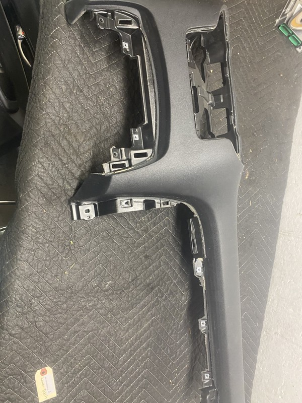 2017 KIA SORENTO LX LOWER DASH OEM