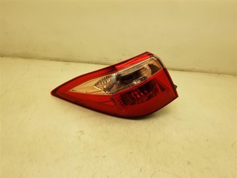 18-23 TOYOTA COROLLA LE DRIVER SIDE REAR QUARTER MOUNTED TAIL LIGHT ASSEMBLY