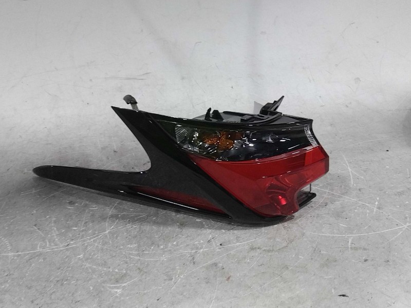Used Right Tail Light Assembly fits: 2018 Lexus Nx300h quarter panel mounted Rig