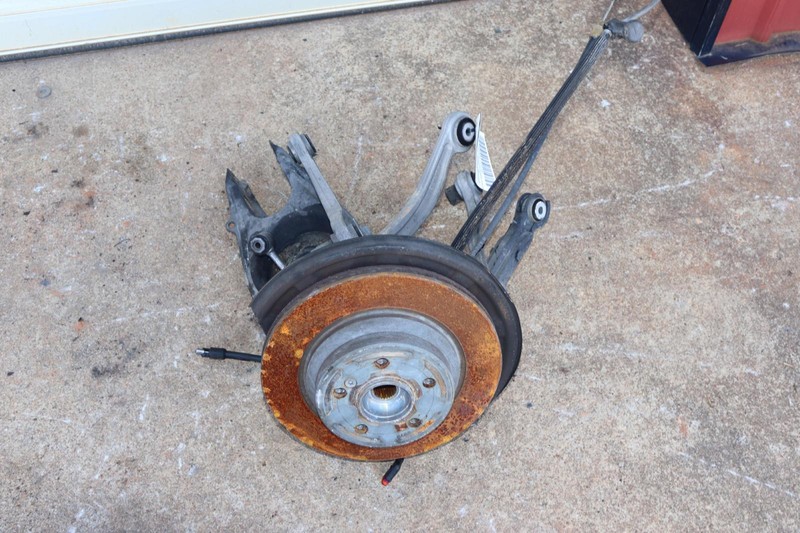 2010-2018 MERCEDES E-CLASS E350 W212 RWD REAR RIGHT SPINDLE KNUCKLE HUB ASSY OEM