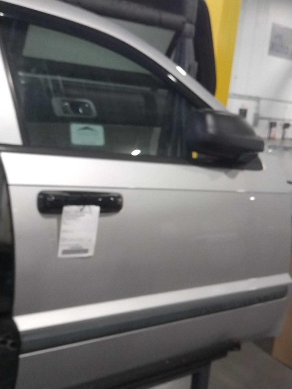 2008 Jeep Grand Cherokee Right Front Door Silver 146K Miles Used OEM Part