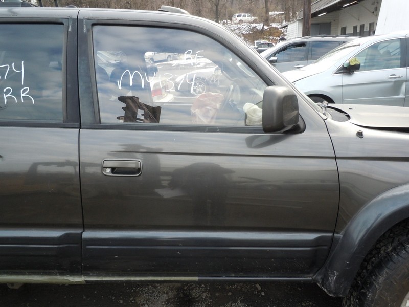 96-02 Toyota 4Runner Limited Front Door Assembly Passenger Right RH OEM 1A1