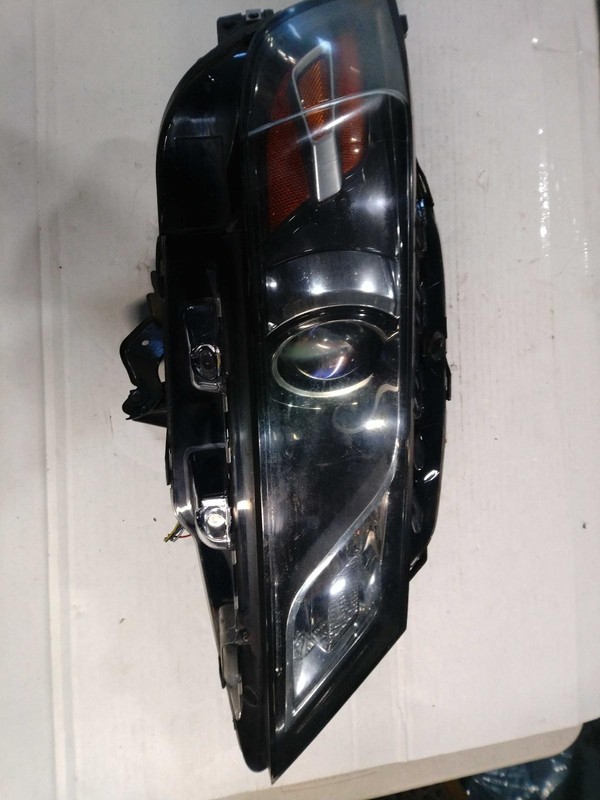 2018 Chevrolet Impala Right Black Headlight Assembly OEM 653010 Used