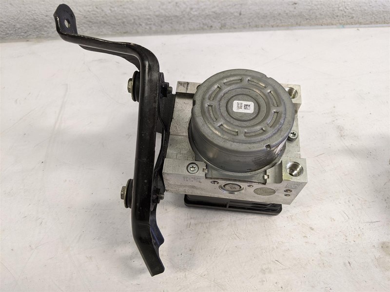 2016-2018 Honda Pilot Vsa Abs Pump Modulator Accumulator Fwd57111-Tg8-A04