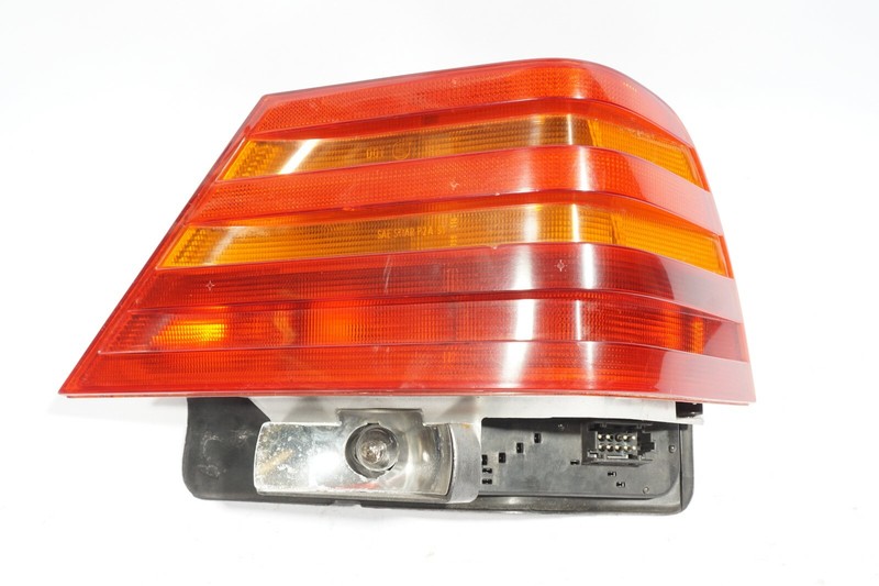 1994 1995 MERCEDES S350D TAIL LIGHT RIGHT PASSENGER SIDE OEM