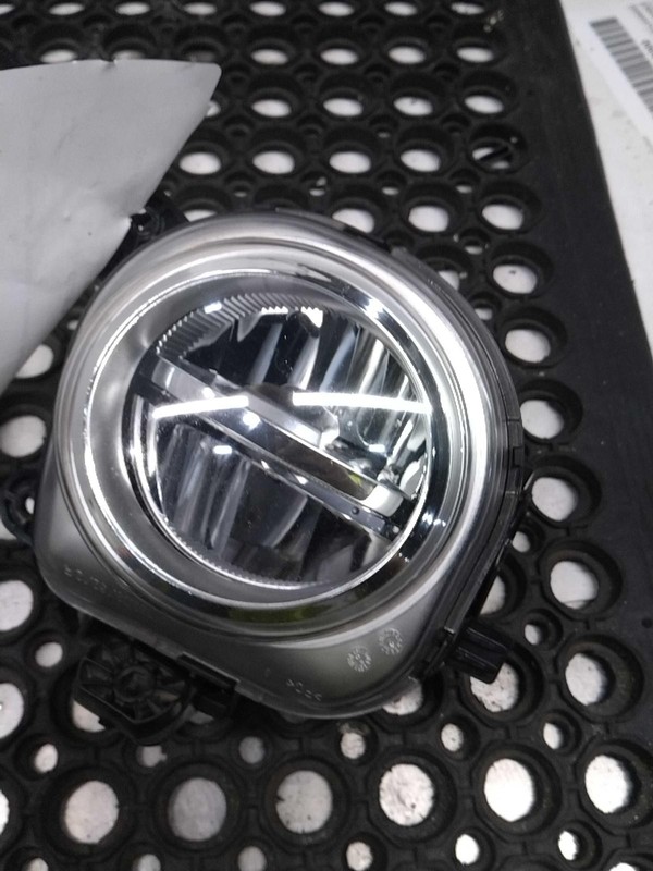 2015 BMW X5 Right Fog Light Assembly White OEM 102018 93K Miles