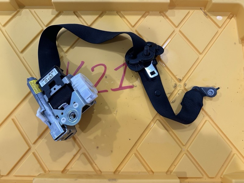 2012 - 2018 BMW F30 320i 328i 335i Front Right Passenger Side Seatbelt 34107541