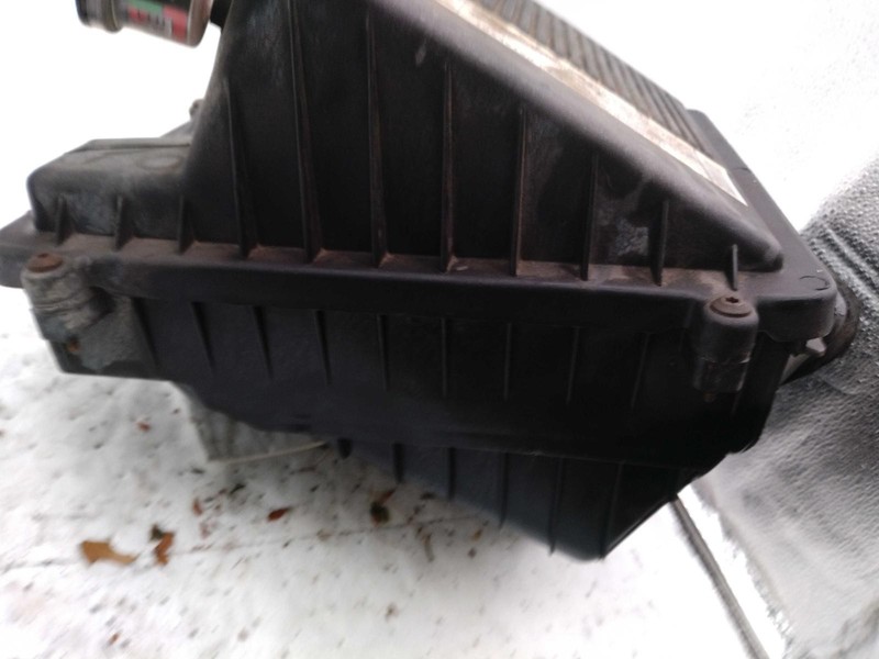 2005 Chevrolet Tahoe Air Cleaner Assembly OEM 88894277 - Used, 350k Miles