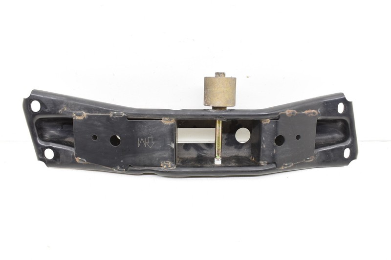 2004 Nissan 350Z Automatic Transmission A/T Mount Crossmember Bracket OEM KW57