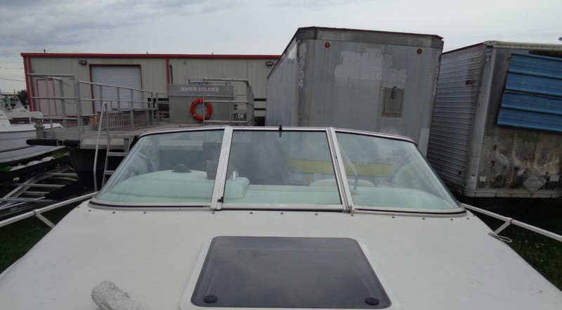 USED 1998 SEARAY 21' CABIN CRUISERCOMPLETE GLASS WINDSHIELD ASSY