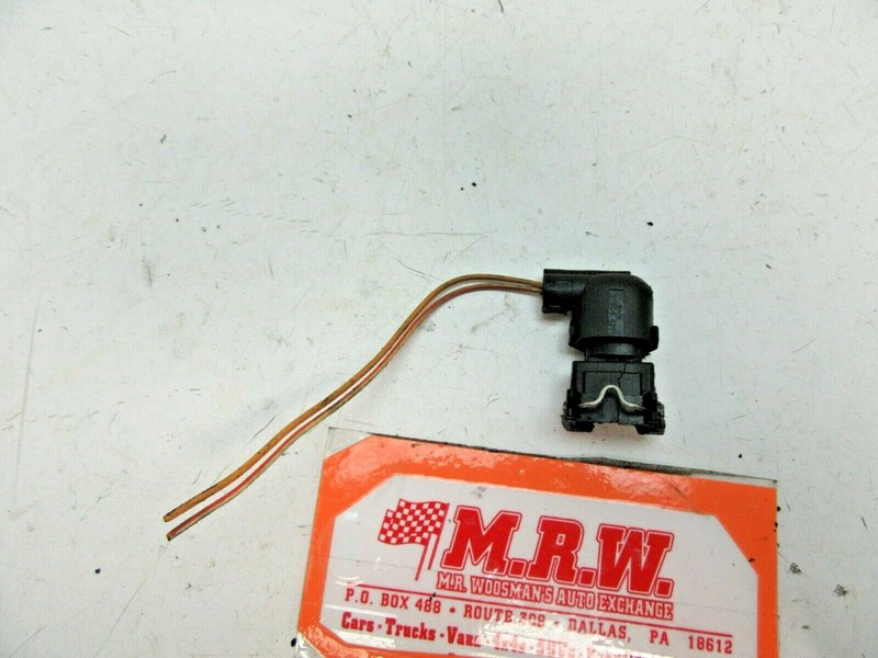 WIRE PLUG OFF CAMSHAFT SENSOR FRONT CYLINDER HEAD SOLENOID VALVE BMW 328i MOTOR