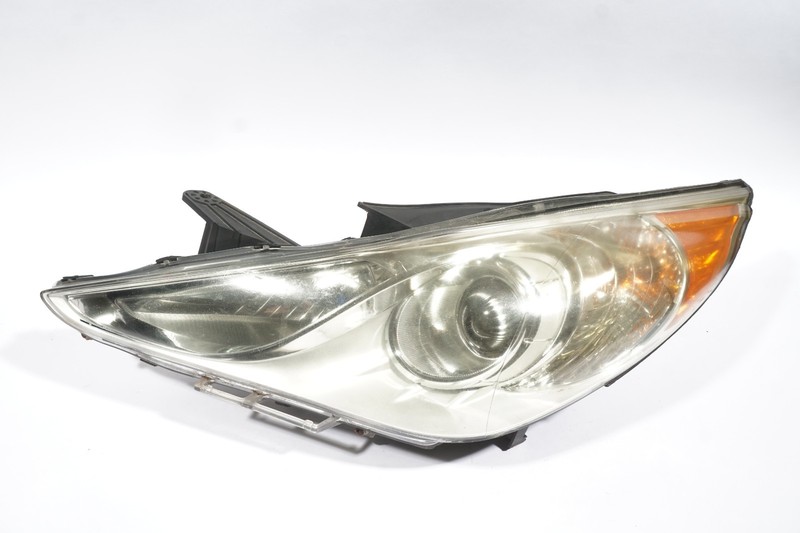 2011 - 2014 HYUNDAI SONATA GLS Front Left Driver Side Headlight Halogen Oem