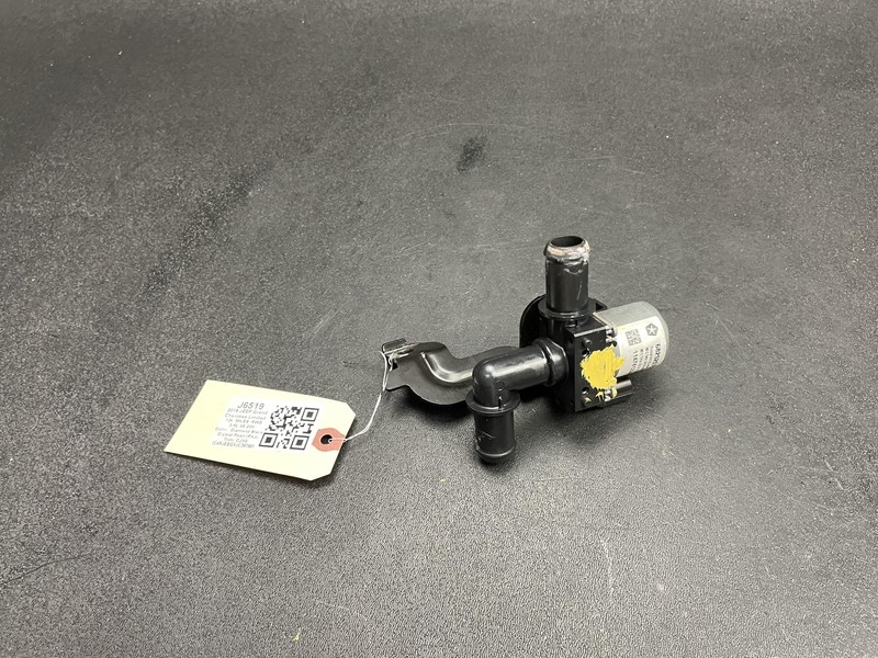 Engine Coolant 3 Way Valve 2018 Jeep Grand Cherokee 68252075AB 2016 2017 - 2021