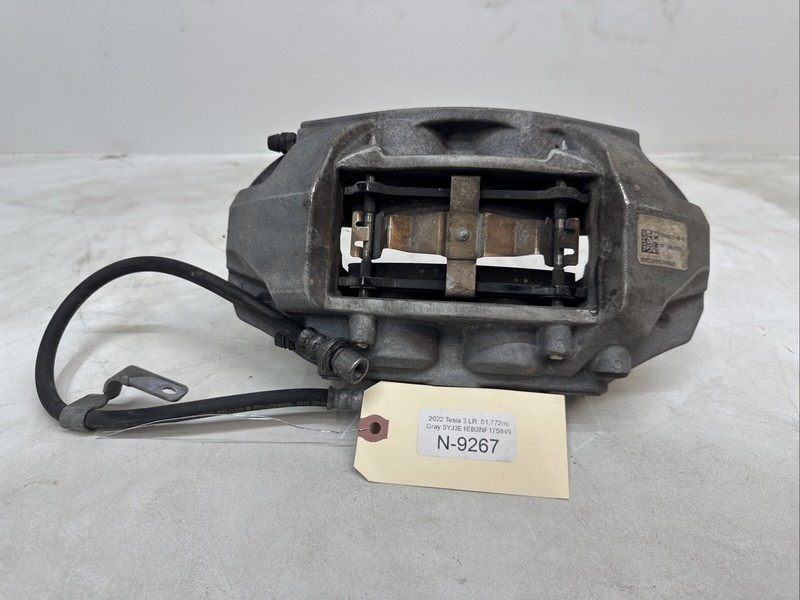 17-22 TESLA MODEL 3 FRONT RIGHT PASSENGER SIDE BRAKE CALIPER ASSEMBLY 9267 S15