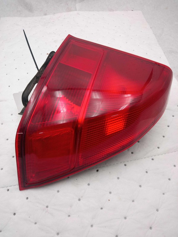 2001 Honda Civic Tail Light Assembly Right Silver 140920 Used 124K Miles