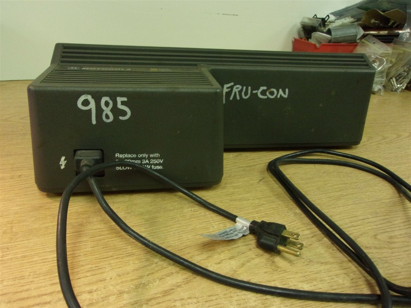Motorola NTN1177B Battery Charger, Tested and Working *FREE SHIPPING*