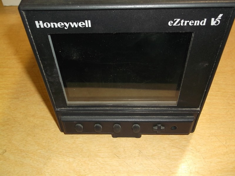 Honeywell EZTrend V5 Chart Recorder, TVEZ-4-4-0-000-00V0000-00 For Parts