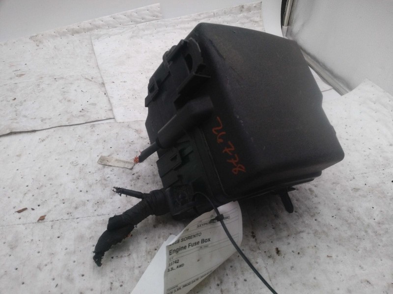 2018 KIA SORENTO Fuse Box OEM 91200C6040 Red 3.3L 98000 Miles