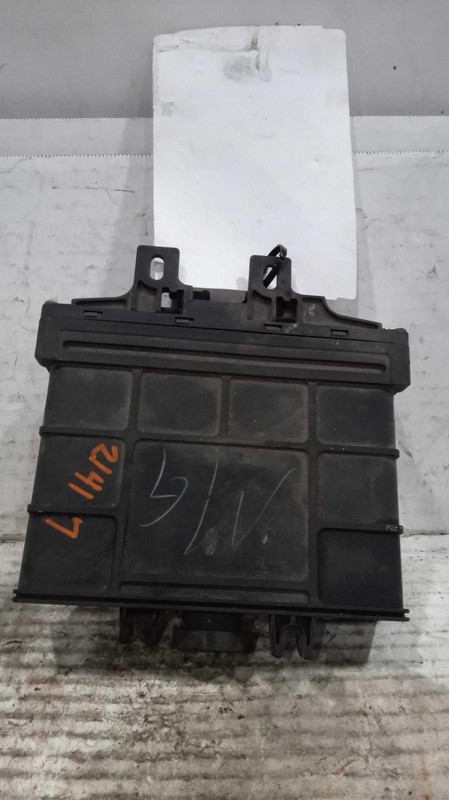 2004 Volkswagen Jetta Fuse Box OEM Black 1J1941379 1J1941397A 210K Miles