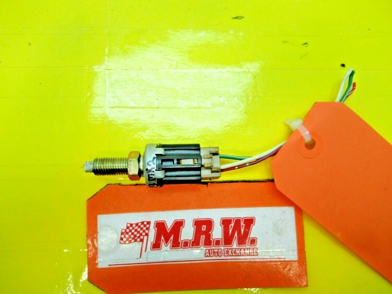 BRAKE PEDAL SWITCH WIRE PLUG MANUAL TRANSMISSION for 00 01 02 03-05 MR2 SPYDER