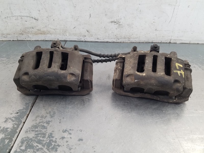2000 Grand Marquis / Crown Vic Victoria Front Brake Calipers #1010 D2