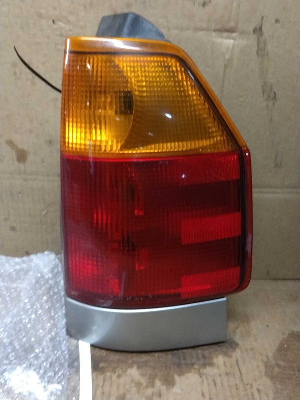 2003 GMC Envoy Right Tail Light Assembly OEM Grey 228241 220K Miles