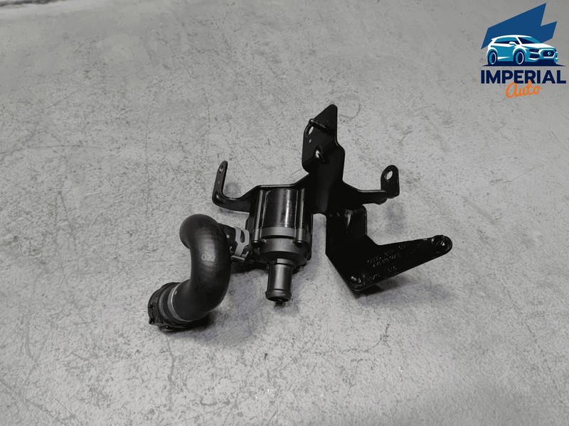 AUDI Q7 2017-2019 3.0L ENGINE COOLANT AUXILIARY WATER PUMP & BRACKET OEM