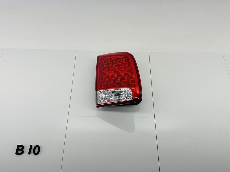 11-13 KIA SORENTO REAR LEFT SIDE LIFTGATE INNER TAIL LIGHT BRAKE STOP LAMP OEM