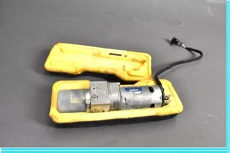 03-10 Porsche Cayenne Trunk Tailgate Hydraulic Lift Pump Motor 7L5827449 OEM