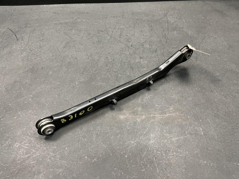 Rear Right Upper Control Arm 2018 BMW X1 33326851563 2016 2017 2019 2020 - 2022
