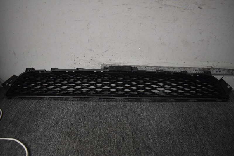 2019 INFINITI QX50 FRONT LOWER GRILLE FACTORY OEM