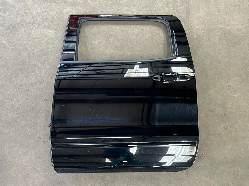 ⭐14-18 CHEVROLET SILVERADO 1500 2500 3500 REARLEFT EXTERIOR DOOR OEM LOT2470