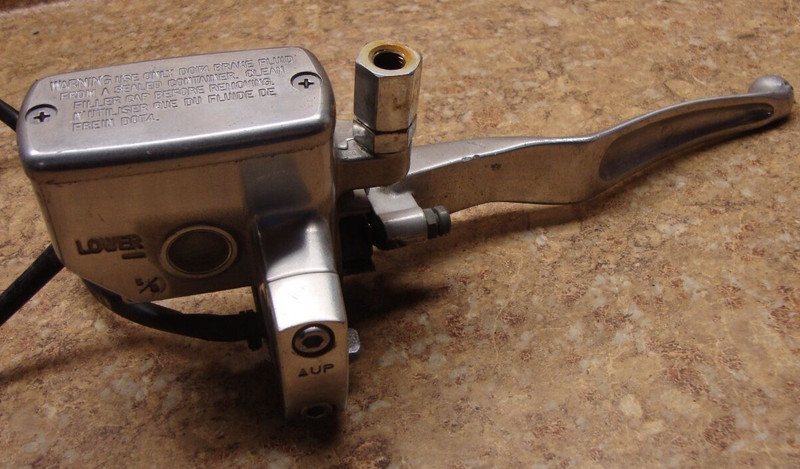 07 Yamaha Royal Star Venture XVZ13 XVZ 1300 Right Brake Lever Master Cylinder K4
