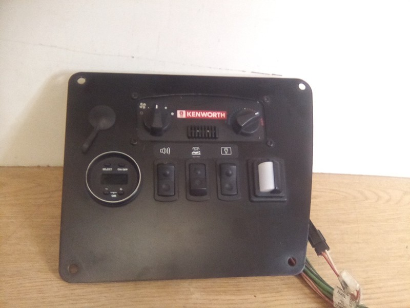 Kenworth T2000 F21-1001 Sleeper Control Panel 00713AA